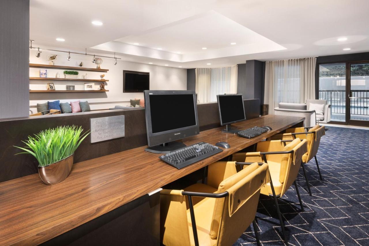 Courtyard By Marriott Burlington Hotell Eksteriør bilde