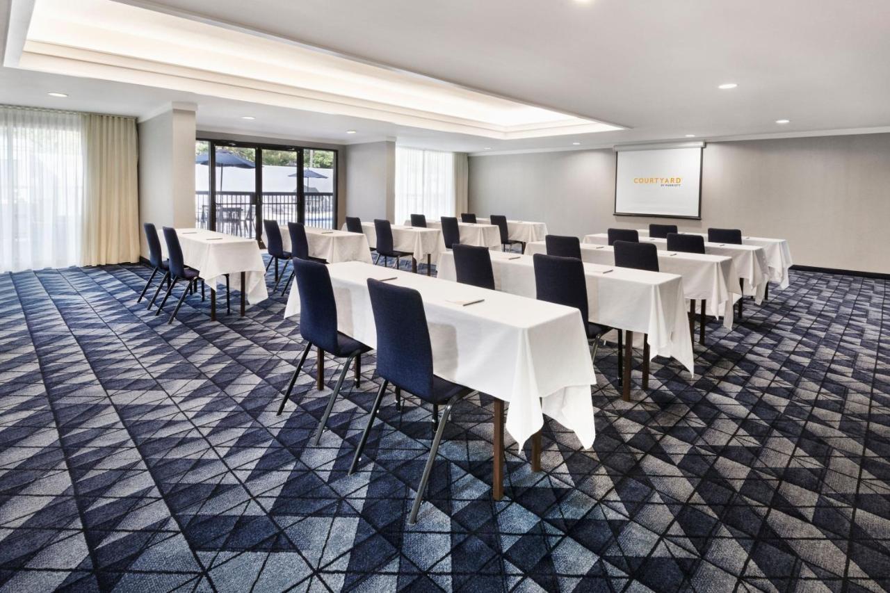 Courtyard By Marriott Burlington Hotell Eksteriør bilde