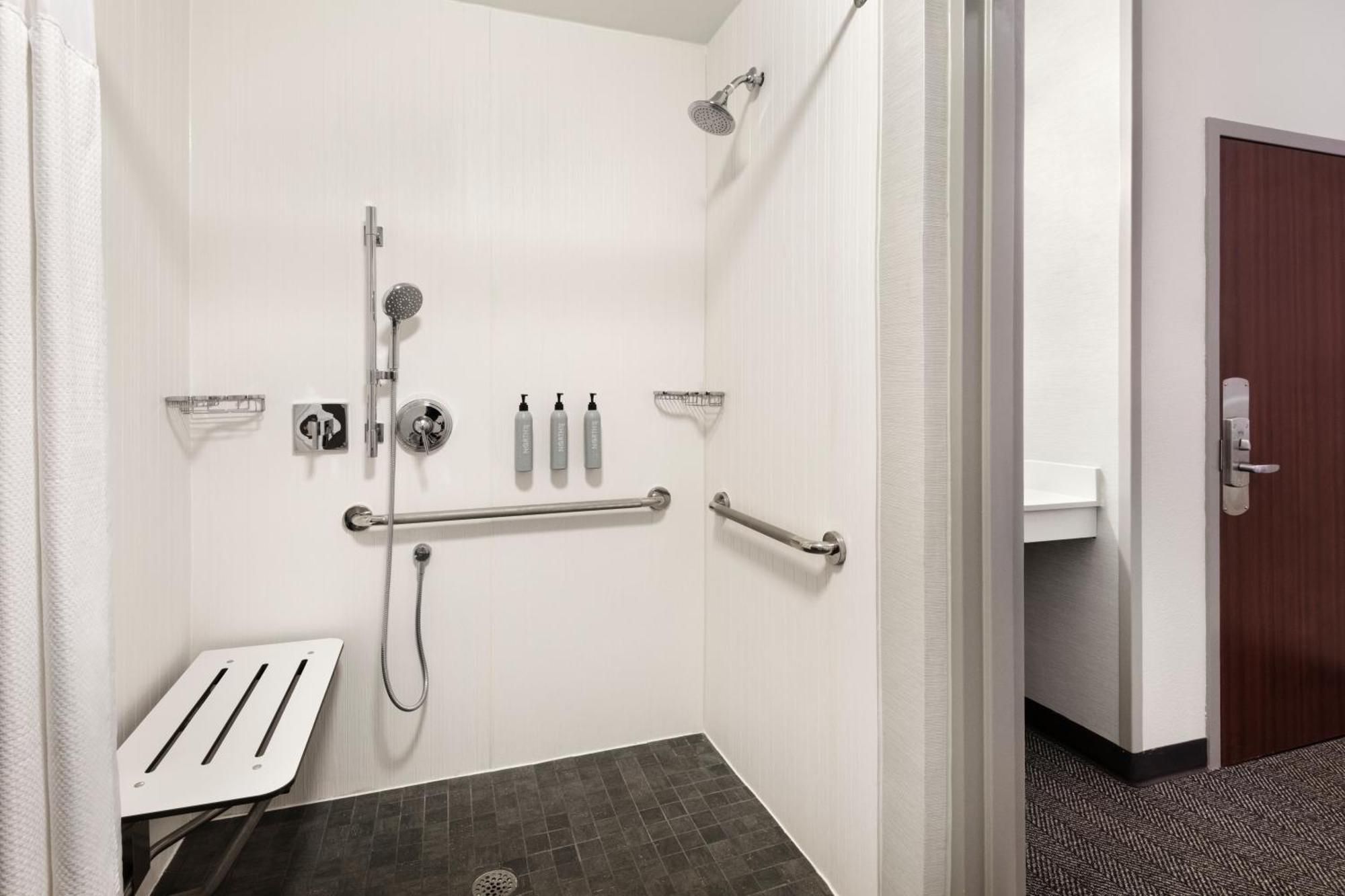 Courtyard By Marriott Burlington Hotell Eksteriør bilde