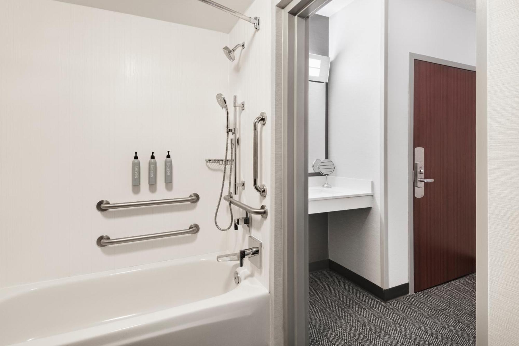 Courtyard By Marriott Burlington Hotell Eksteriør bilde