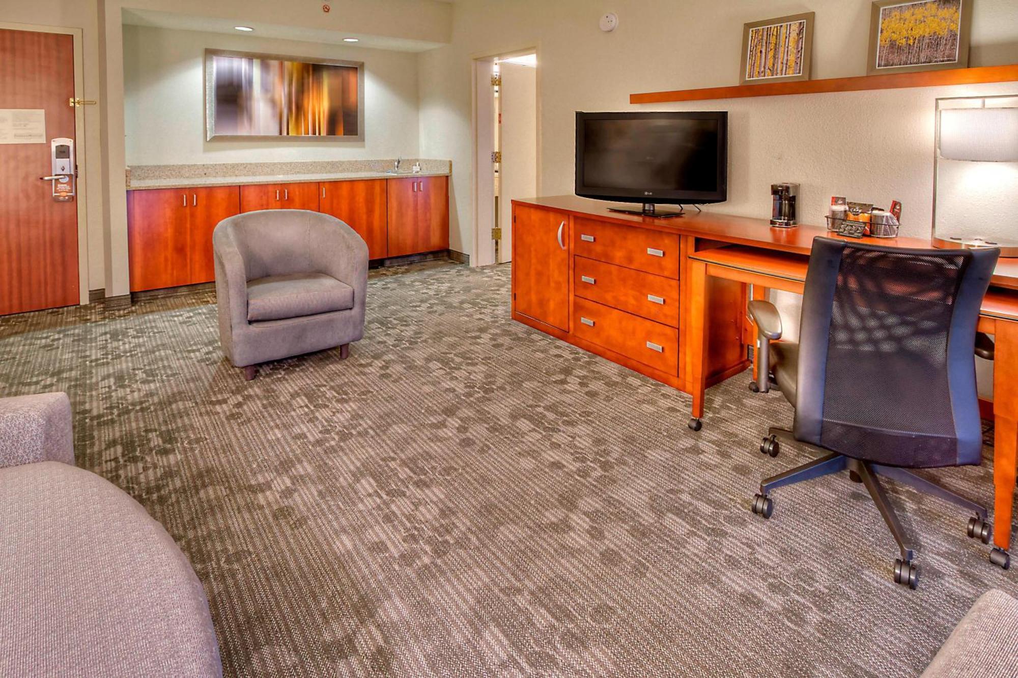 Courtyard By Marriott Burlington Hotell Eksteriør bilde