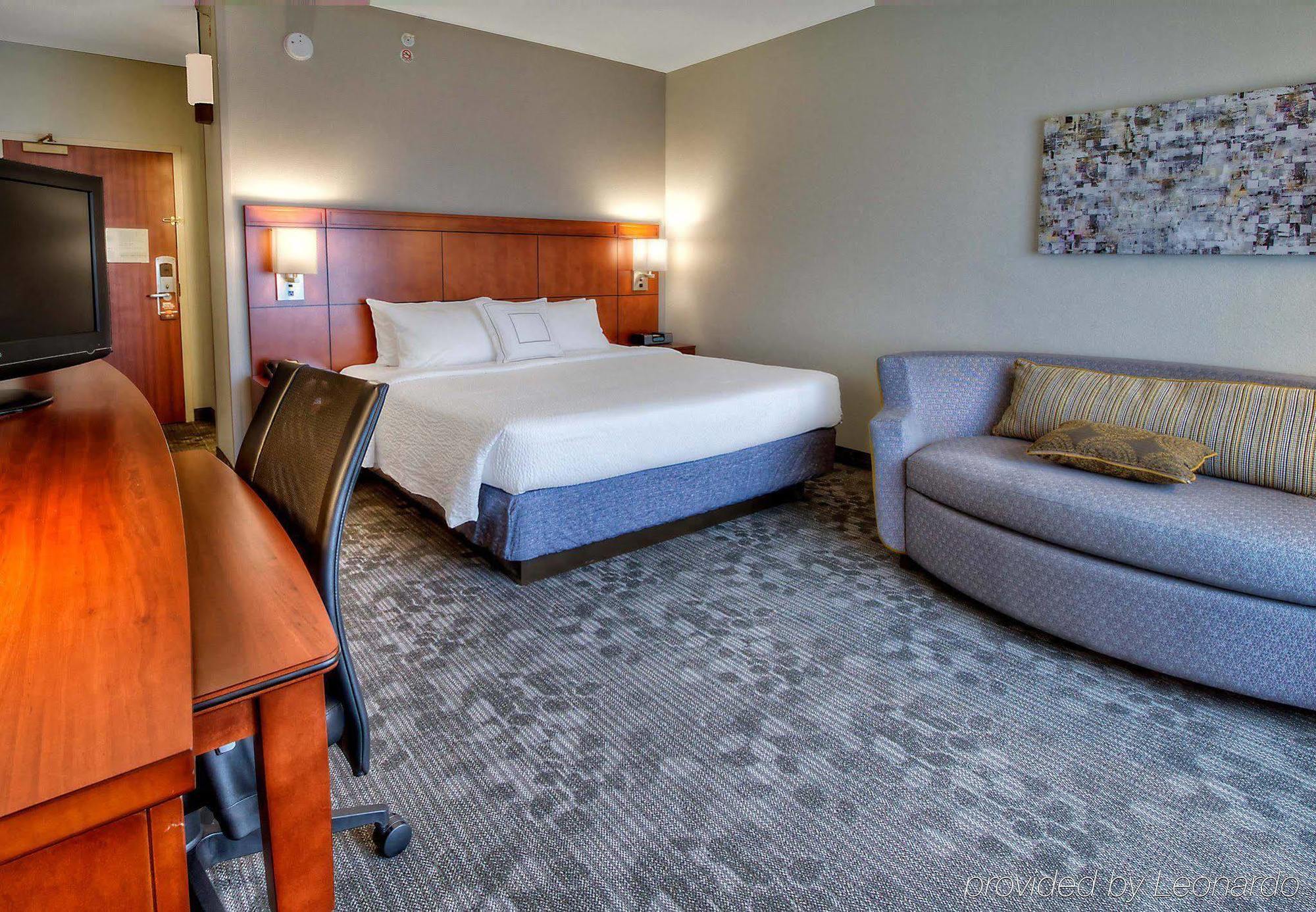 Courtyard By Marriott Burlington Hotell Eksteriør bilde